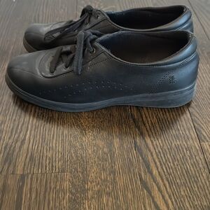 🔴🔴 Grasshoppers Black Faux Leather Shoes Womens Size 9.5 Casual Low Sneakers
